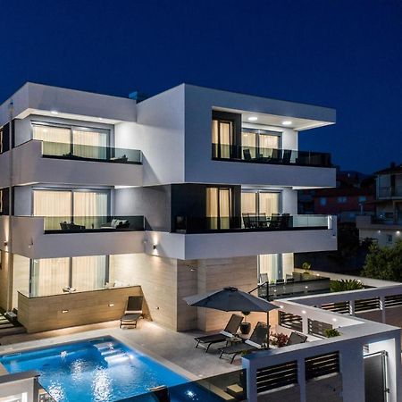 Villa Laverna Новаля Екстер'єр фото